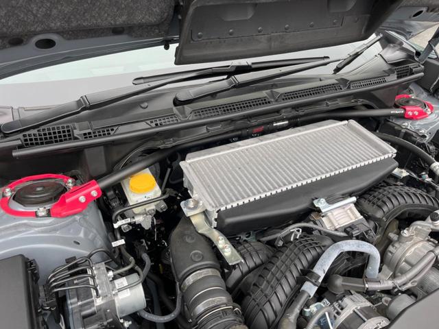 ＷＲＸ　Ｓ４ ＳＴＩスポーツシャープ　５００台限定車　ＢＢＳ製１９インチアルミ　レカロ製ウルトラスエードコンビシート　ハーマンカードンサウンドシステム　アイサイトＸ　マルチテレインモニター　ＥＴＣ　禁煙車　ＳＴＩタワーバー　メモリシート（6枚目）