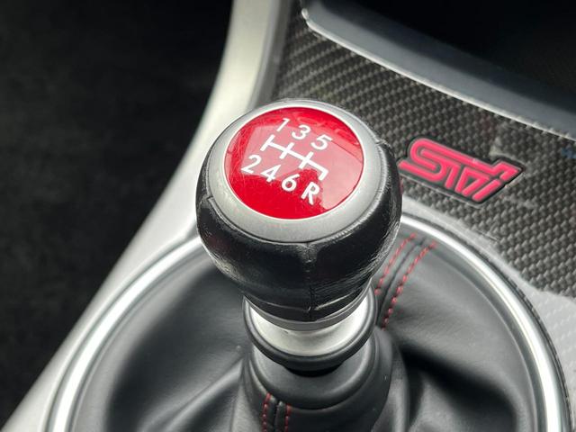 WRX STI STI 大型リアスポイラー アドバンスドセイフティパッケージ リアビークルディテクション 純正SDナビ サイド&バックカメラ 禁煙車 HSK製マフラー HKS製車高調 パワーシート 純正18インチAW(4枚目)