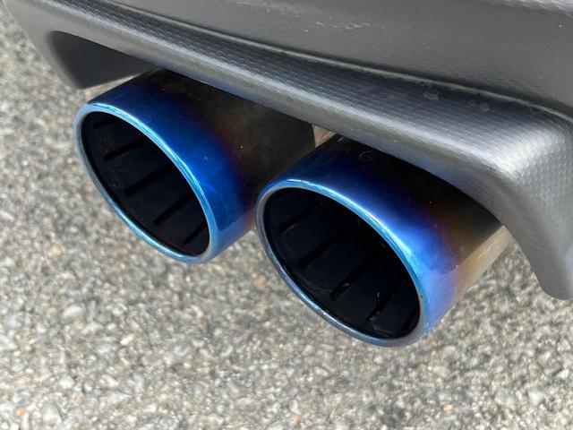 WRX STI STI 大型リアスポイラー アドバンスドセイフティパッケージ リアビークルディテクション 純正SDナビ サイド&バックカメラ 禁煙車 HSK製マフラー HKS製車高調 パワーシート 純正18インチAW(7枚目)