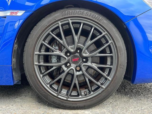 WRX STI STI 大型リアスポイラー アドバンスドセイフティパッケージ リアビークルディテクション 純正SDナビ サイド&バックカメラ 禁煙車 HSK製マフラー HKS製車高調 パワーシート 純正18インチAW(22枚目)