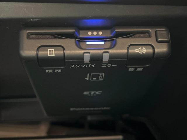 ８６ ＧＴリミテッド　最終Ｈ型　６速ＭＴ　ＴＲＤフルエアロ　リアスポイラー　ＳＤナビ　バックカメラ　ＥＴＣ　ドライブレコーダー　禁煙車　ハーフレザーシート　シートヒーター　ＬＥＤヘッドライト　純正革巻きステアリング（8枚目）