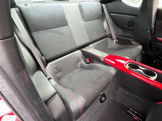 ８６ ＧＴリミテッド　最終Ｈ型　６速ＭＴ　ＴＲＤフルエアロ　リアスポイラー　ＳＤナビ　バックカメラ　ＥＴＣ　ドライブレコーダー　禁煙車　ハーフレザーシート　シートヒーター　ＬＥＤヘッドライト　純正革巻きステアリング（12枚目）