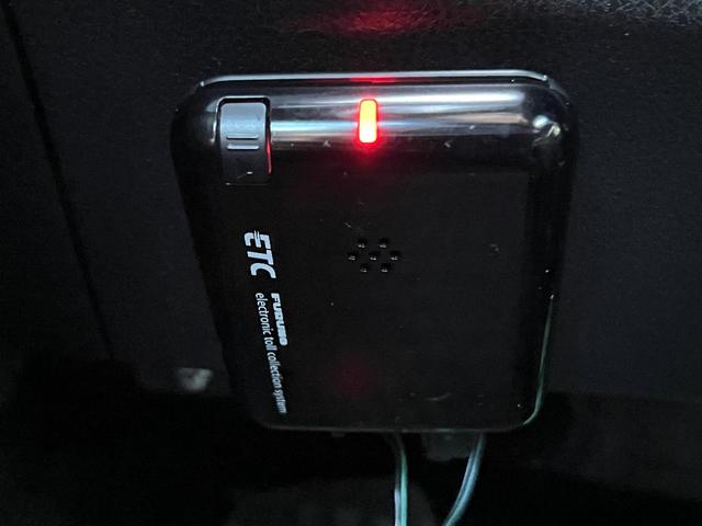 ＢＲＺ Ｒ　ＳＤナビ　バックカメラ　禁煙車　ドラレコ　スマートキー　ＨＩＤヘッド　ＥＴＣ　オートエアコン　純正１７インチアルミ　Ｂｌｕｅｔｏｏｔｈ　ＣＤ　ＤＶＤ再生　地デジ　パドルシフト（5枚目）