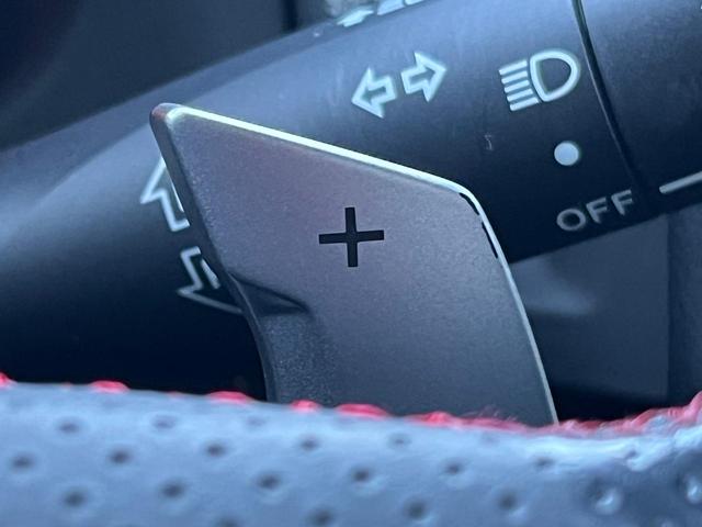 ＢＲＺ Ｒ　ＳＤナビ　バックカメラ　禁煙車　ドラレコ　スマートキー　ＨＩＤヘッド　ＥＴＣ　オートエアコン　純正１７インチアルミ　Ｂｌｕｅｔｏｏｔｈ　ＣＤ　ＤＶＤ再生　地デジ　パドルシフト（9枚目）