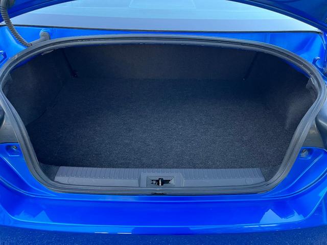 ＢＲＺ Ｒ　ＳＤナビ　バックカメラ　禁煙車　ドラレコ　スマートキー　ＨＩＤヘッド　ＥＴＣ　オートエアコン　純正１７インチアルミ　Ｂｌｕｅｔｏｏｔｈ　ＣＤ　ＤＶＤ再生　地デジ　パドルシフト（10枚目）