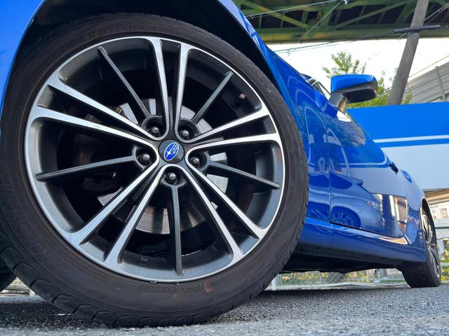 ＢＲＺ Ｒ　ＳＤナビ　バックカメラ　禁煙車　ドラレコ　スマートキー　ＨＩＤヘッド　ＥＴＣ　オートエアコン　純正１７インチアルミ　Ｂｌｕｅｔｏｏｔｈ　ＣＤ　ＤＶＤ再生　地デジ　パドルシフト（13枚目）