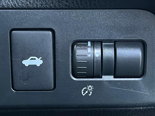 ＢＲＺ Ｒ　ＳＤナビ　バックカメラ　禁煙車　ドラレコ　スマートキー　ＨＩＤヘッド　ＥＴＣ　オートエアコン　純正１７インチアルミ　Ｂｌｕｅｔｏｏｔｈ　ＣＤ　ＤＶＤ再生　地デジ　パドルシフト（31枚目）