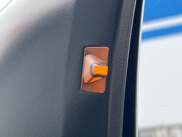 クロストレック リミテッド　純正１１．６インチ型ナビ　マルチビューモニター　リアビークルディティクション　シートヒーター　ステアリングヒーター　メモリ付パワーシート　ドラレコ　ＥＴＣ　禁煙車　純正１８インチＡＷ　ＬＥＤヘッド（5枚目）