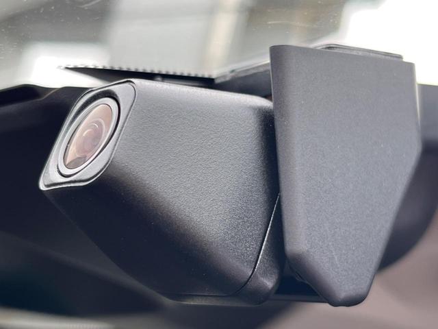 クロストレック リミテッド　純正１１．６インチ型ナビ　マルチビューモニター　リアビークルディティクション　シートヒーター　ステアリングヒーター　メモリ付パワーシート　ドラレコ　ＥＴＣ　禁煙車　純正１８インチＡＷ　ＬＥＤヘッド（10枚目）