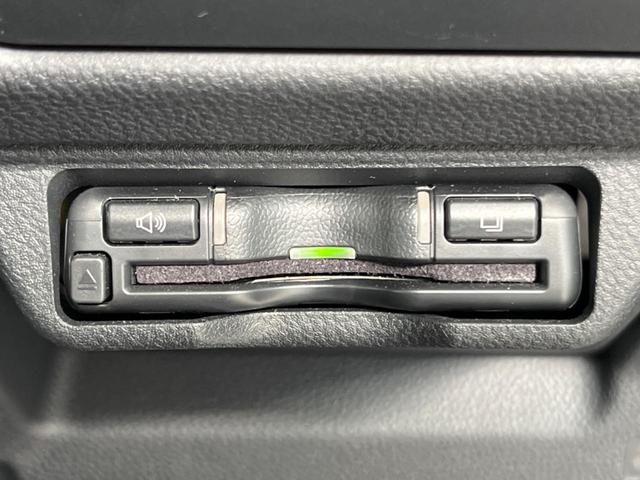 クロストレック リミテッド　純正１１．６インチ型ナビ　マルチビューモニター　リアビークルディティクション　シートヒーター　ステアリングヒーター　メモリ付パワーシート　ドラレコ　ＥＴＣ　禁煙車　純正１８インチＡＷ　ＬＥＤヘッド（11枚目）