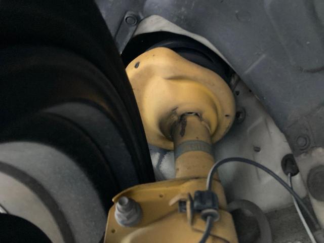 レヴォーグ 1.6GT-Sアイサイト STIスタイルパッケージ STI18インチアルミホイール SDナビ バックカメラ ETC 禁煙車 ビルシュタインダンパー プッシュスタート パワーシート LEDヘッドライト 純正革巻きステアリング(8枚目)