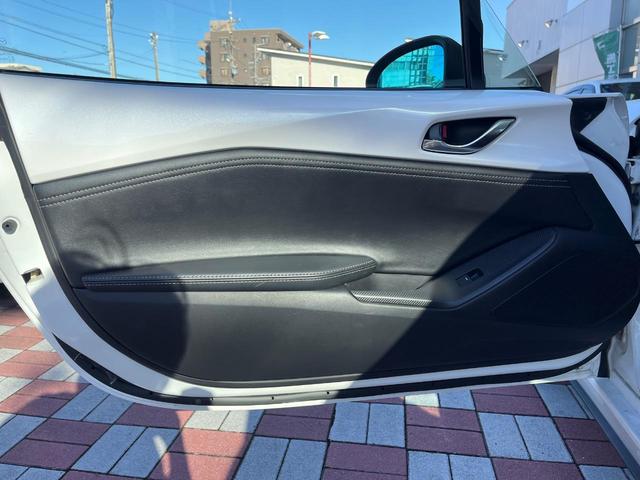 ロードスターＲＦ １００周年特別記念車　６ＭＴ　スマートシティブレーキサポート　ブラインドスポット　車線逸脱　クルコン　ＬＥＤヘッドライト　オートライト　純正１７インチＡＷ　革巻ステアリング　マツダコネクト　ＢＯＳＥサウンドシステム（32枚目）