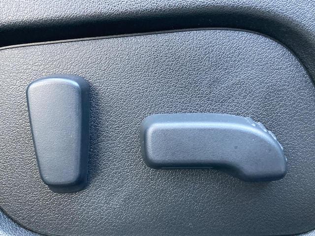 レヴォーグ 1.6GT-Sアイサイト 純正SDナビ バックカメラ ETC ドライブレコーダー 禁煙車 ビルシュタインダンパー パワーシート 純正18インチアルミホイール 純正革巻きステアリング LEDヘッドライト(9枚目)