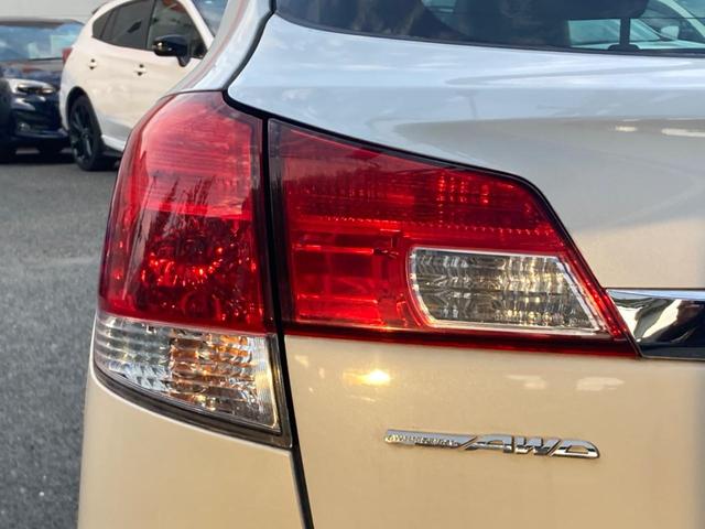 レガシィツーリングワゴン ２．５ｉ　Ｓパッケージリミテッド　ビルシュタインダンパー　プッシュスタート　ハーフレザーシート　パワーシート　ＨＩＤヘッドライト　純正１８インチアルミホイール　純正革巻きステアリング　パドルシフト（29枚目）