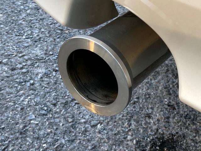 レガシィツーリングワゴン ２．５ｉ　Ｓパッケージリミテッド　ビルシュタインダンパー　プッシュスタート　ハーフレザーシート　パワーシート　ＨＩＤヘッドライト　純正１８インチアルミホイール　純正革巻きステアリング　パドルシフト（33枚目）