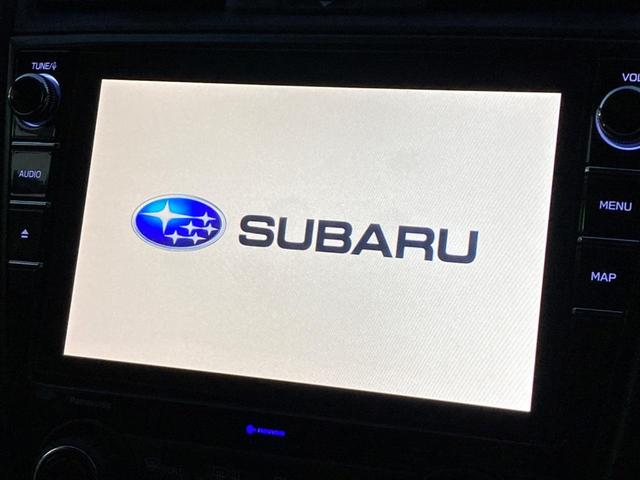 【純正ナビ】人気の純正ナビを装備しております。ナビの使いやすさはもちろん、オーディオ機能も充実！キャンプや旅行はもちろん、通勤や買い物など普段のドライブも楽しくなるはず♪