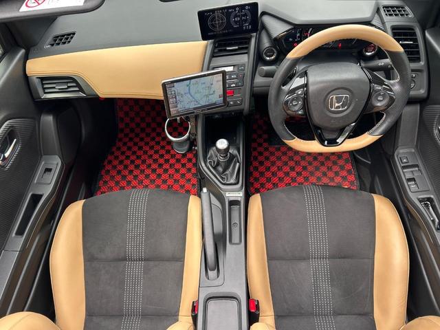 S660 αトラッドレザーエディション 特別仕様車 6速MT センターディスプレイ バックカメラ ハーフレザーシート 純正革巻きステアリング クルーズコントロール 禁煙車 スマートキー ETC ドラレコ LEDヘッドライト(2枚目)