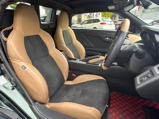 S660 αトラッドレザーエディション 特別仕様車 6速MT センターディスプレイ バックカメラ ハーフレザーシート 純正革巻きステアリング クルーズコントロール 禁煙車 スマートキー ETC ドラレコ LEDヘッドライト(6枚目)