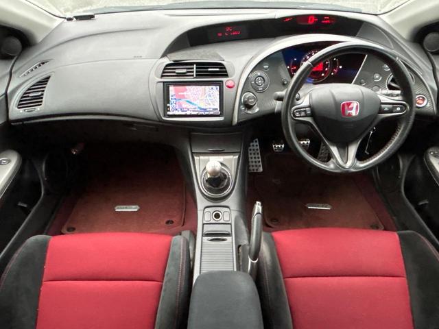 シビック タイプR ユーロ 6MT 純正18インチアルミ SDナビ バックカメラ コーナーセンサー ブラック/レッドアルカンターラバケットシート HIDヘッド フォグランプ デュアルオートエアコン(2枚目)