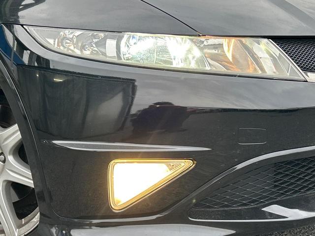 シビック タイプR ユーロ 6MT 純正18インチアルミ SDナビ バックカメラ コーナーセンサー ブラック/レッドアルカンターラバケットシート HIDヘッド フォグランプ デュアルオートエアコン(11枚目)