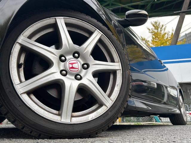 シビック タイプR ユーロ 6MT 純正18インチアルミ SDナビ バックカメラ コーナーセンサー ブラック/レッドアルカンターラバケットシート HIDヘッド フォグランプ デュアルオートエアコン(12枚目)