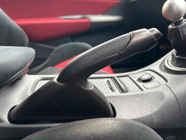 シビック タイプR ユーロ 6MT 純正18インチアルミ SDナビ バックカメラ コーナーセンサー ブラック/レッドアルカンターラバケットシート HIDヘッド フォグランプ デュアルオートエアコン(55枚目)