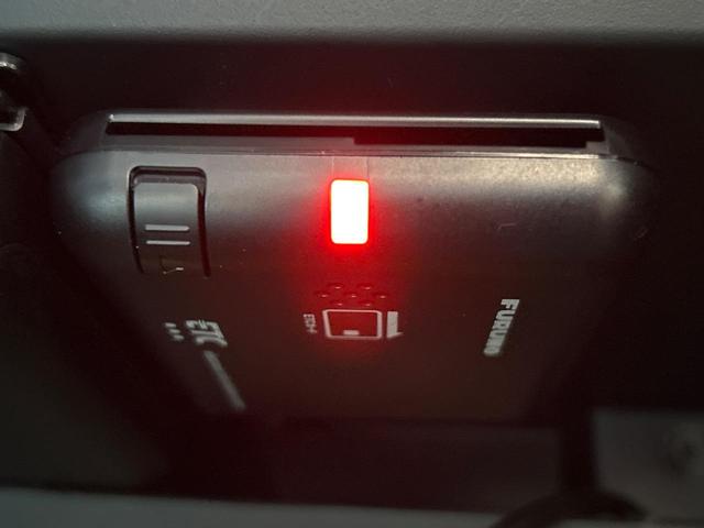 ＢＲＺ Ｓ　デイスプレイオーディオ　バックカメラ　ＥＴＣ　ドライブレコーダー　禁煙車　アイサイトコアテクノロジー　リアビークルディテクション　ハーフレザーシート　シートヒーター　純正１８インチアルミホイール（6枚目）