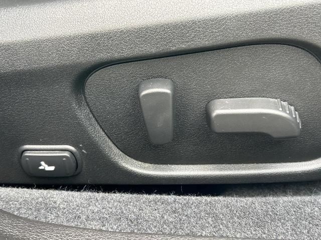 ＷＲＸ Ｓ４ ２．０ＧＴ－Ｓアイサイト　後期Ｆ型　ＳＴＩタワーバー　アイサイトセイフティプラス　純正８型ＳＤナビ　フロント＆サイド＆バックカメラ　リアビークルディティクション　シートヒーター　禁煙車　ＥＴＣ　純正１８インチアルミホイール（42枚目）