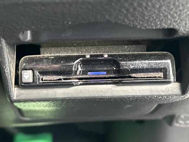 【ＥＴＣ】高速道路の料金所をストレスなく通過！話題のスポットやサービスエリアに多い「スマートＩＣ」利用時は必須のアイテムです。当店でセットアップを実施、ご納車当日からすぐにご利用いただけます！