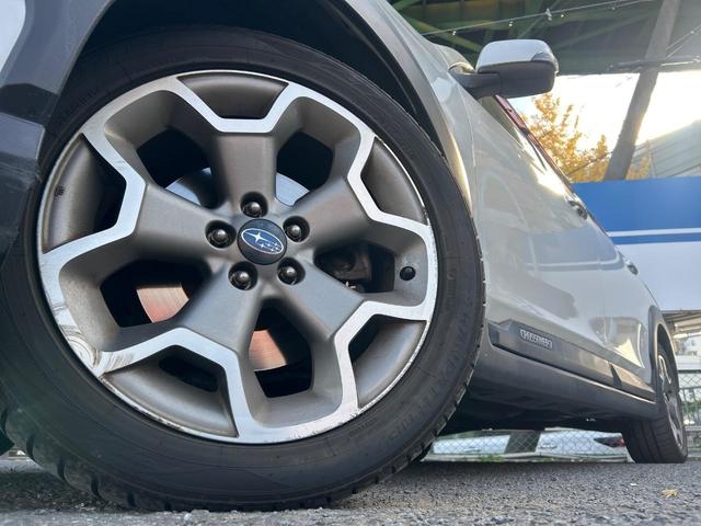 【純正１７インチアルミホイール】外観にマッチした純正アルミホイールを装着しております。各種社外アルミホイールや、スタッドレスタイヤも取扱いしております。是非ご相談ください♪