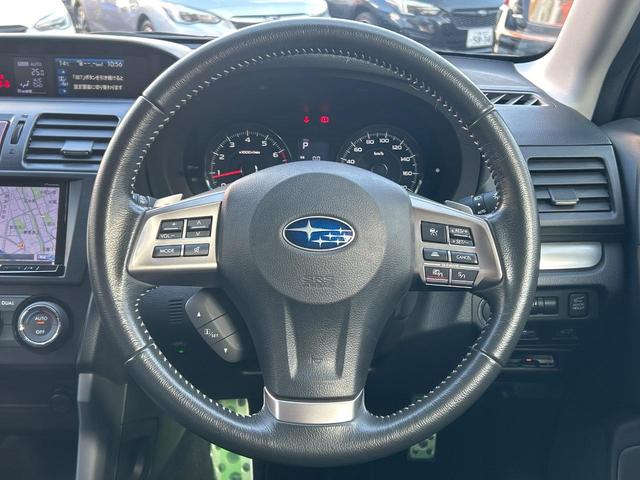 フォレスター ２．０ＸＴ　アイサイト　サンルーフ　パワーバックドア　ルーフレール　黒革シート　ＳＤナビ　バックカメラ　シートヒーター　スマートキー　レーダークルーズ　禁煙車　ＨＩＤヘッドライト　純正１８インチアルミホイール　ＥＴＣ（13枚目）