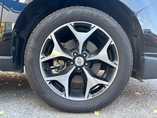 フォレスター ２．０ＸＴ　アイサイト　サンルーフ　パワーバックドア　ルーフレール　黒革シート　ＳＤナビ　バックカメラ　シートヒーター　スマートキー　レーダークルーズ　禁煙車　ＨＩＤヘッドライト　純正１８インチアルミホイール　ＥＴＣ（22枚目）