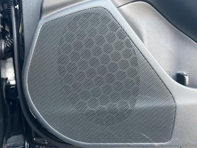 フォレスター ２．０ＸＴ　アイサイト　サンルーフ　パワーバックドア　ルーフレール　黒革シート　ＳＤナビ　バックカメラ　シートヒーター　スマートキー　レーダークルーズ　禁煙車　ＨＩＤヘッドライト　純正１８インチアルミホイール　ＥＴＣ（43枚目）