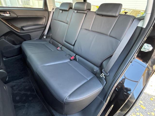 フォレスター ２．０ＸＴ　アイサイト　サンルーフ　パワーバックドア　ルーフレール　黒革シート　ＳＤナビ　バックカメラ　シートヒーター　スマートキー　レーダークルーズ　禁煙車　ＨＩＤヘッドライト　純正１８インチアルミホイール　ＥＴＣ（44枚目）