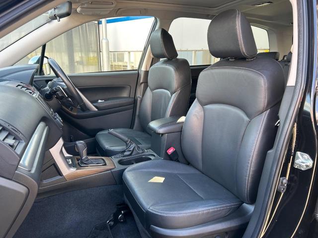 フォレスター ２．０ＸＴ　アイサイト　サンルーフ　パワーバックドア　ルーフレール　黒革シート　ＳＤナビ　バックカメラ　シートヒーター　スマートキー　レーダークルーズ　禁煙車　ＨＩＤヘッドライト　純正１８インチアルミホイール　ＥＴＣ（45枚目）