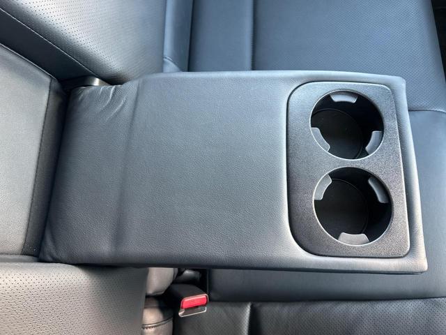 フォレスター ２．０ＸＴ　アイサイト　サンルーフ　パワーバックドア　ルーフレール　黒革シート　ＳＤナビ　バックカメラ　シートヒーター　スマートキー　レーダークルーズ　禁煙車　ＨＩＤヘッドライト　純正１８インチアルミホイール　ＥＴＣ（49枚目）