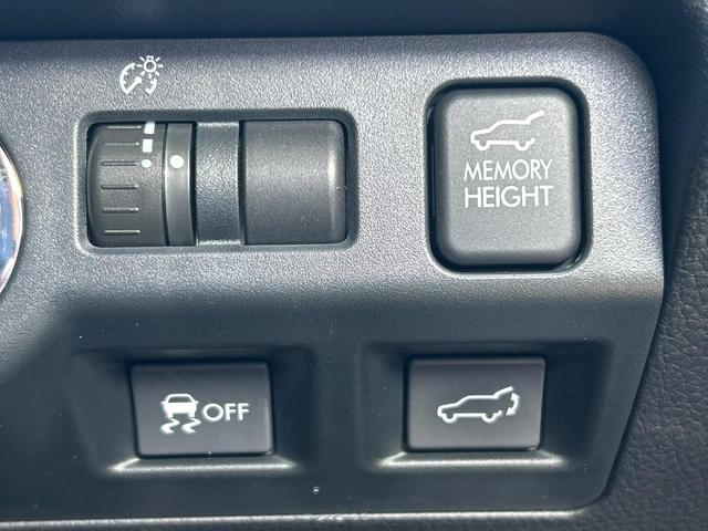 フォレスター ２．０ＸＴ　アイサイト　サンルーフ　パワーバックドア　ルーフレール　黒革シート　ＳＤナビ　バックカメラ　シートヒーター　スマートキー　レーダークルーズ　禁煙車　ＨＩＤヘッドライト　純正１８インチアルミホイール　ＥＴＣ（51枚目）