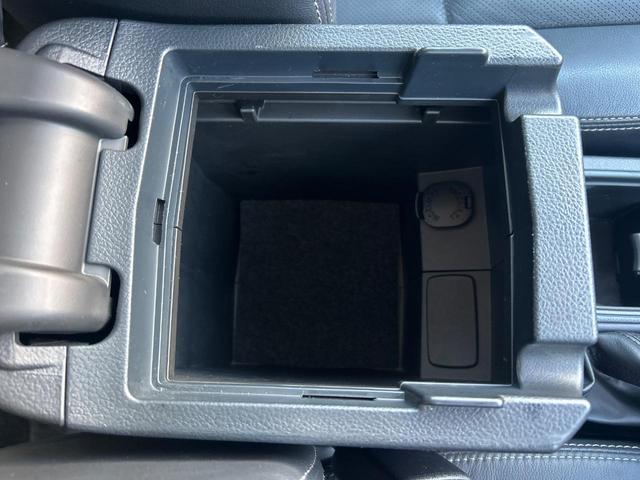 フォレスター ２．０ＸＴ　アイサイト　サンルーフ　パワーバックドア　ルーフレール　黒革シート　ＳＤナビ　バックカメラ　シートヒーター　スマートキー　レーダークルーズ　禁煙車　ＨＩＤヘッドライト　純正１８インチアルミホイール　ＥＴＣ（73枚目）