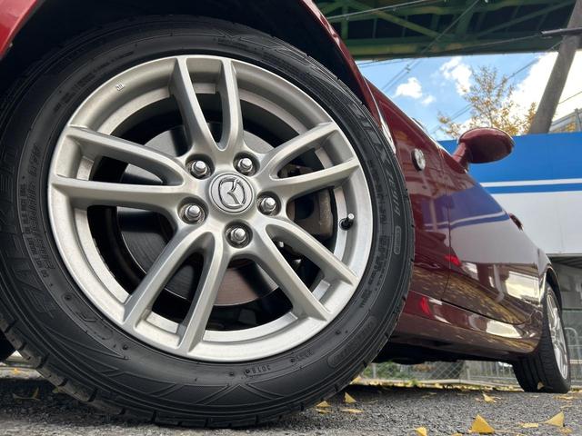 【純正１６インチアルミホイール】外観にマッチした純正アルミホイールを装着しております。各種社外アルミホイールや、スタッドレスタイヤも取扱いしております。是非ご相談ください♪