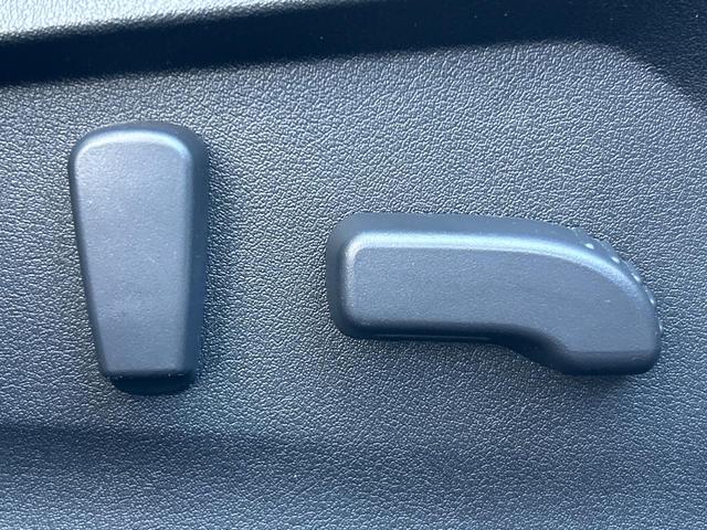 インプレッサG4 2.0i-Sアイサイト LEDヘッドライト プッシュスタート 純正SDナビ バックカメラ ETC 禁煙車 パワーシート 純正革巻きステアリング アイサイトVer3 純正18インチアルミホイール(9枚目)