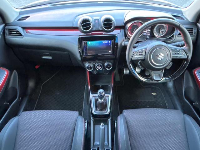 スイフトスポーツ ベースグレード　６速ＭＴ　セーフティサポート　ブラインドスポットモニター　ＧＲｅｄｄｙ製マフラー　純正ＳＤナビ　シートヒーター　ＥＴＣ　ドラレコ　禁煙車　ＬＥＤヘッドライト　純正１７インチアルミホイール　スマートキー（2枚目）