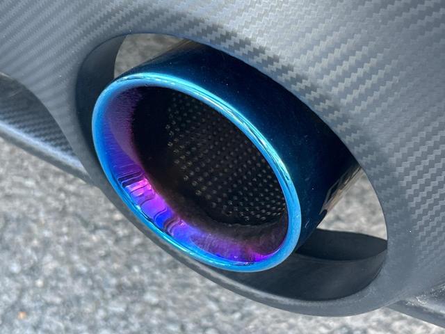 スイフトスポーツ ベースグレード　６速ＭＴ　セーフティサポート　ブラインドスポットモニター　ＧＲｅｄｄｙ製マフラー　純正ＳＤナビ　シートヒーター　ＥＴＣ　ドラレコ　禁煙車　ＬＥＤヘッドライト　純正１７インチアルミホイール　スマートキー（6枚目）