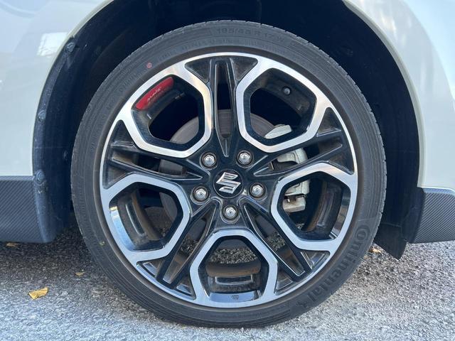 スイフトスポーツ ベースグレード　６速ＭＴ　セーフティサポート　ブラインドスポットモニター　ＧＲｅｄｄｙ製マフラー　純正ＳＤナビ　シートヒーター　ＥＴＣ　ドラレコ　禁煙車　ＬＥＤヘッドライト　純正１７インチアルミホイール　スマートキー（22枚目）