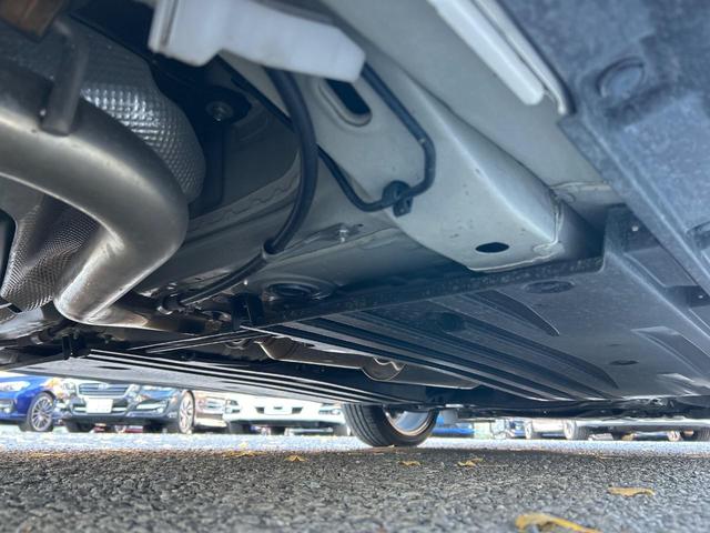 スイフトスポーツ ベースグレード　６速ＭＴ　セーフティサポート　ブラインドスポットモニター　ＧＲｅｄｄｙ製マフラー　純正ＳＤナビ　シートヒーター　ＥＴＣ　ドラレコ　禁煙車　ＬＥＤヘッドライト　純正１７インチアルミホイール　スマートキー（35枚目）