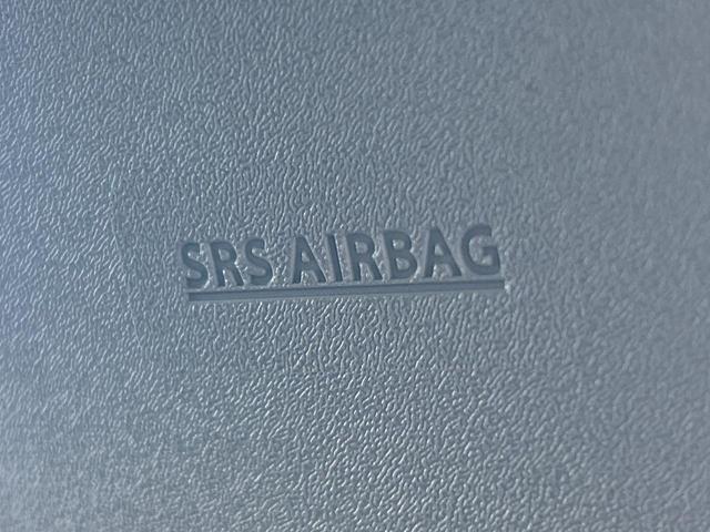 スイフトスポーツ ベースグレード　６速ＭＴ　セーフティサポート　ブラインドスポットモニター　ＧＲｅｄｄｙ製マフラー　純正ＳＤナビ　シートヒーター　ＥＴＣ　ドラレコ　禁煙車　ＬＥＤヘッドライト　純正１７インチアルミホイール　スマートキー（44枚目）