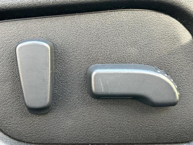 レヴォーグ 1.6GT-Sアイサイト アドバンストセイフティパッケージ サイドカメラ リアビークルディテクション STIフロントエアロ 純正SDナビ バックカメラ ETC ドライブレコーダー 禁煙車 ビルシュタインダンパー パワーシート(13枚目)