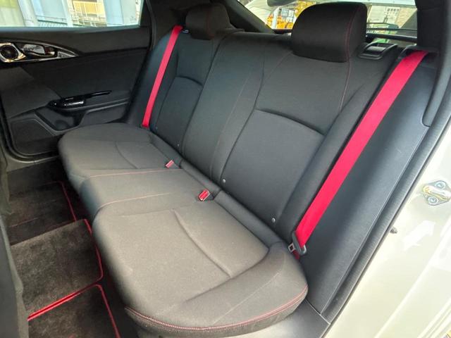 シビック タイプＲ　純正ナビ　バックカメラ　禁煙車　大型リアスポ　６ＭＴ　トリプルセンターマフラー　ターボ　純正２０インチアルミ　アルカンターラ巻きステアリング　ブレンボブレーキ　ＬＥＤヘッドライト　ＥＴＣ　ドラレコ（40枚目）