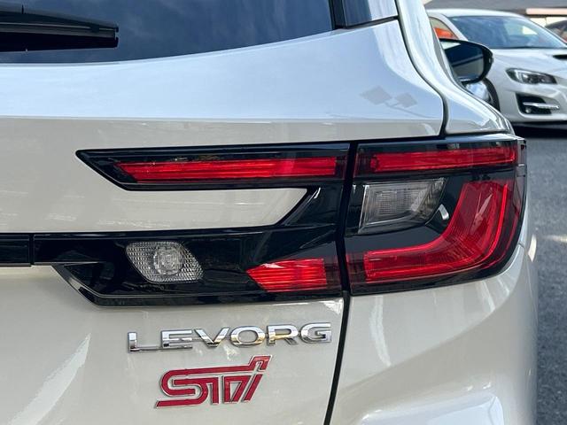 レヴォーグ STIスポーツR EX STIエアロパッケージ 純正11.6インチナビ フロント&サイド&バックカメラ 禁煙車 アイサイトX リアビークルディティクション LEDヘッドライト 純正18インチアルミホイール スマートキー(33枚目)