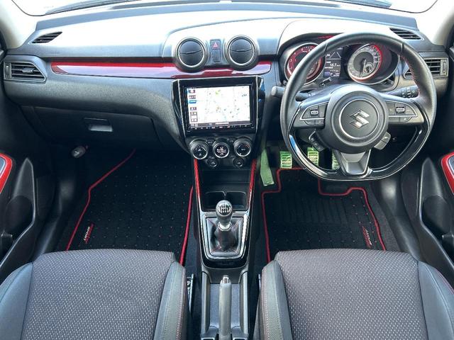 スイフトスポーツ ベースグレード　６ＭＴ　禁煙車　全周囲カメラ　アダプティブクルーズコントロール　純正ナビ　ＥＴＣ　ドラレコ　シートヒーター　スマートキー　革巻きハンドル　ＬＥＤヘッドライト　純正１７インチアルミ（2枚目）