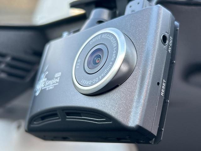 スイフトスポーツ ベースグレード　６ＭＴ　禁煙車　全周囲カメラ　アダプティブクルーズコントロール　純正ナビ　ＥＴＣ　ドラレコ　シートヒーター　スマートキー　革巻きハンドル　ＬＥＤヘッドライト　純正１７インチアルミ（8枚目）